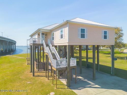 105 Sandy Hook Dr, Pass Christian, MS, 39571-2425 | Card Image