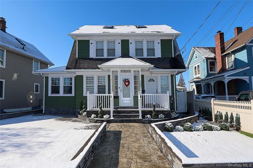 267 N Wellwood Ave, Lindenhurst, NY, 11757-3706 | Card Image