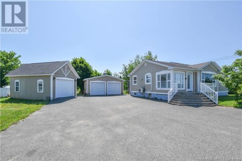 164 1st St, Shippagan, NB, E8S1T1 | Card Image