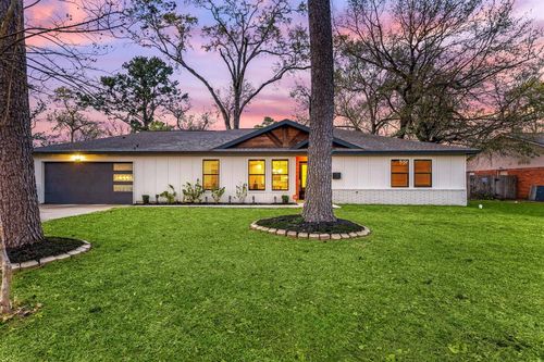 10426 Knoboak Dr, Houston, TX, 77043-2913 | Card Image