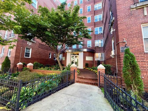 304-6536 Wetherole Street, New York, NY, 11374 | Card Image