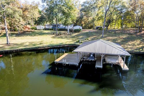 162 Bentley Dr Nw, Milledgeville, GA, 31061-9108 | Card Image