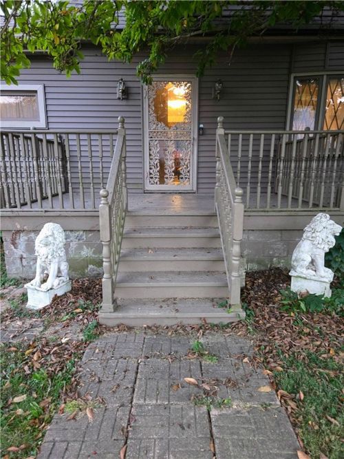 1825 S Monroe St, Tilton, IL, 61833-8209 | Card Image