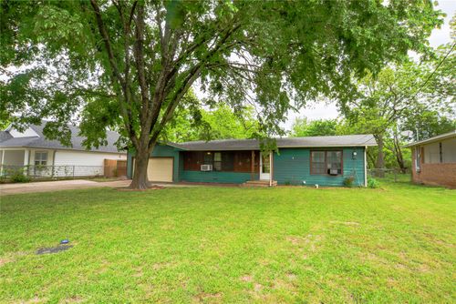 1915 W Bond St, Denison, TX, 75020-1626 | Card Image