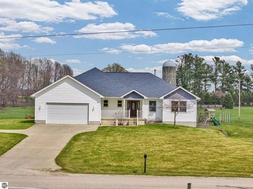 8965 S 35 Rd, Cadillac, MI, 49601-9300 | Card Image