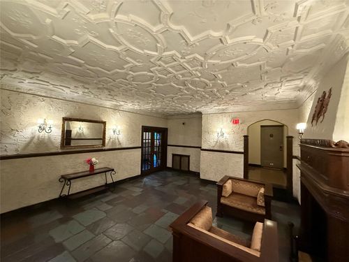 apt-5h-292 Main St, White Plains, NY, 10601-2426 | Card Image