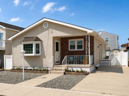 108 W Syracuse Ave, Wildwood Crest, NJ, 08260-1169 | Card Image