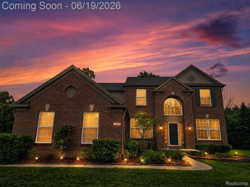 6323 Moonstone Dr, Grand Blanc, MI, 48439-7810 | Card Image