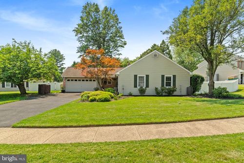 24 Meridian Cir, NEWTOWN, PA, 18940-1734 | Card Image