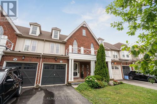 36 Fox Run, Hamilton (Waterdown), ON, L0R2H8 | Card Image