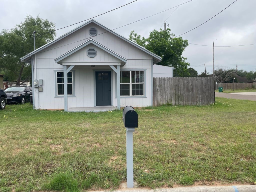 Lucille St, Hebbronville, TX 78361