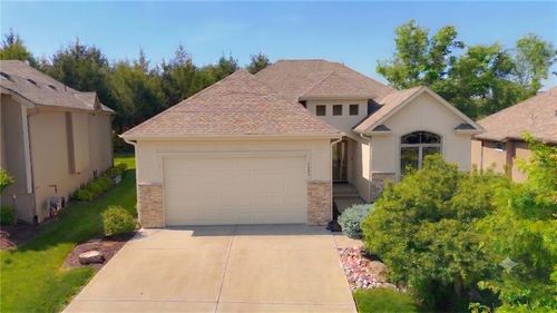 9892 Hollis Ln, Shawnee, KS, 66227-4901 | Card Image