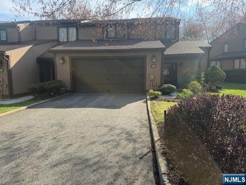 24 Ponds Circle, Wayne, NJ, 07470 | Card Image