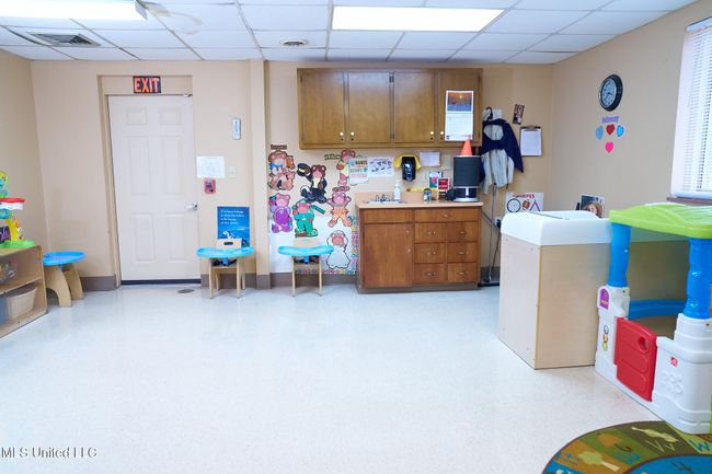 Classroom 6a | Image 39