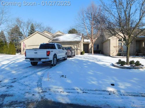 43175 W Kirkwood Drive, Clinton Twp, MI, 48038 | Card Image