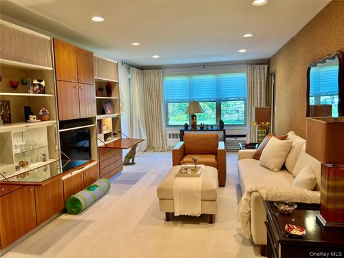 1h-23-45 Bell Blvd, Bayside, NY, 11360-2039 | Card Image