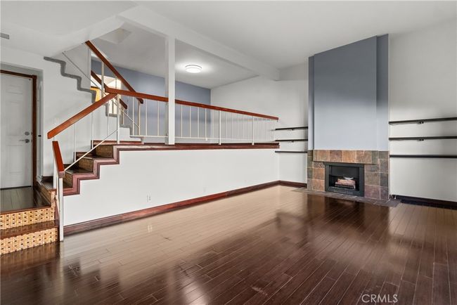 UNIT-13 - 8933 Willis Ave, Townhouse with 2 bedrooms, 3 bathrooms and 2 parking in Panorama City CA | Image 4