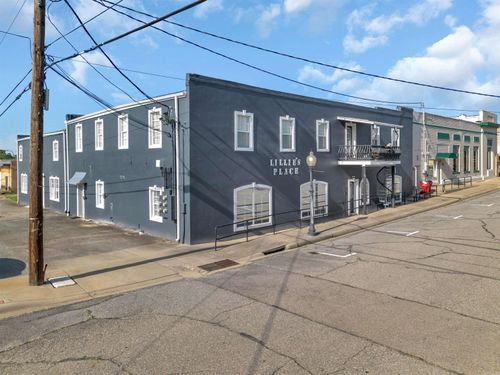 111 E Commerce St, Morrilton, AR, 72110-2920 | Card Image