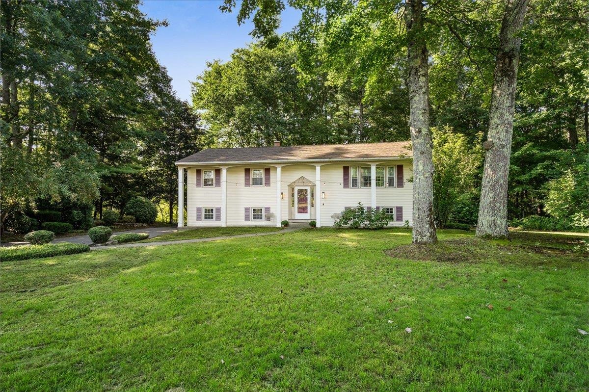 Edgewood Ave, Merrimack, NH 03054