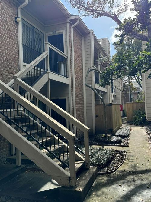 apt-2d-2001 Bering Dr, Houston, TX, 77057-3761 | Card Image