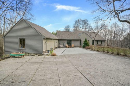 13464 State Route 664 S, Logan, OH, 43138-8561 | Card Image