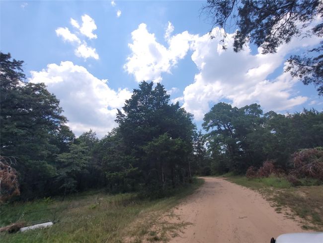 566 Herron Trl, House other with 2 bedrooms, 2 bathrooms and 10 parking in McDade TX | Image 18