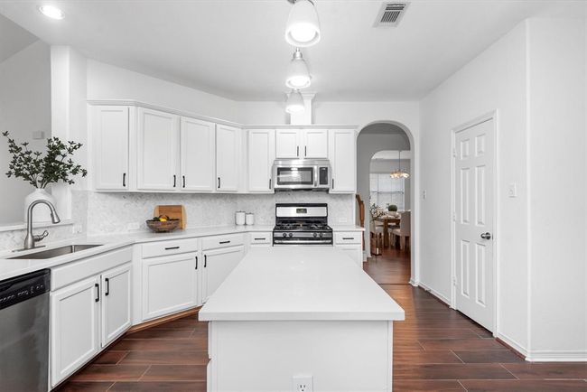 2023 Creek Run Dr, House other with 4 bedrooms, 3 bathrooms and 2 parking in Pearland TX | Image 33