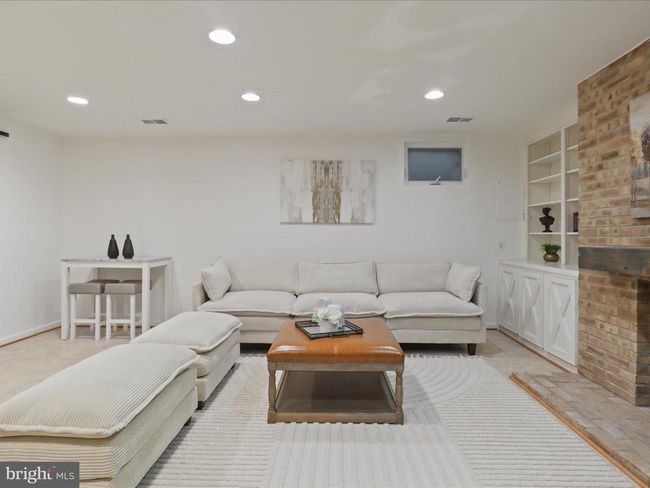 1564 Mclean Commons Ct, Townhouse with 3 bedrooms, 4 bathrooms and null parking in MCLEAN VA | Image 35