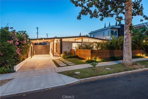 377 Flint Ave, Long Beach, CA, 90814-3235 | Card Image