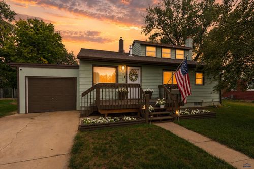 3518 Brookside Dr, Rapid City, SD, 57702-2211 | Card Image