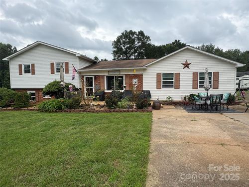 1895 Sandy Cir, Newton, NC, 28658-1693 | Card Image