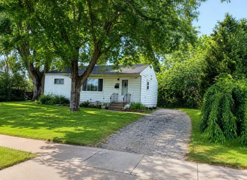 2127 Indian Rd, Waukegan, IL, 60087-4550 | Card Image