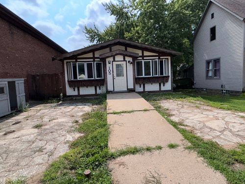 105 N Main St, Cochrane, WI, 54622-3712 | Card Image