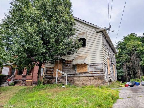 4133 E 59th St, Cleveland, OH, 44105-4817 | Card Image