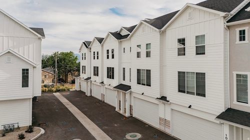 104-688 E 500 S, Provo, UT, 84606-5214 | Card Image