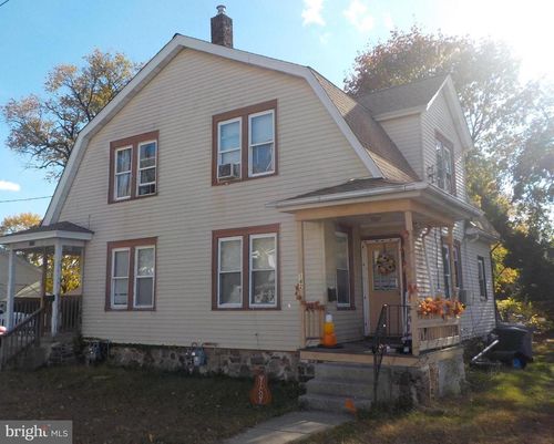 140 W Jefferson St, Paulsboro, NJ, 08066-1330 | Card Image