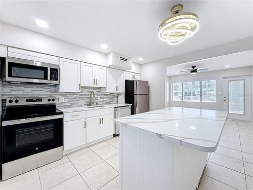 5-1840 Shore Dr S, SOUTH PASADENA, FL, 33707-4608 | Card Image