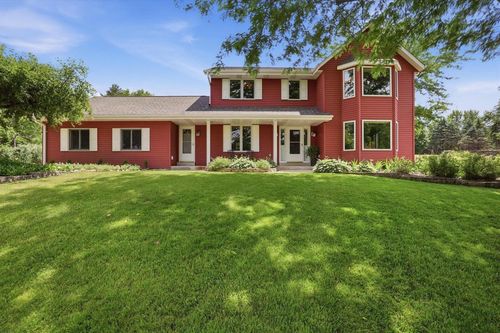 W343N6980 Circle Dr Drive, Lac La Belle, WI, 53066 | Card Image