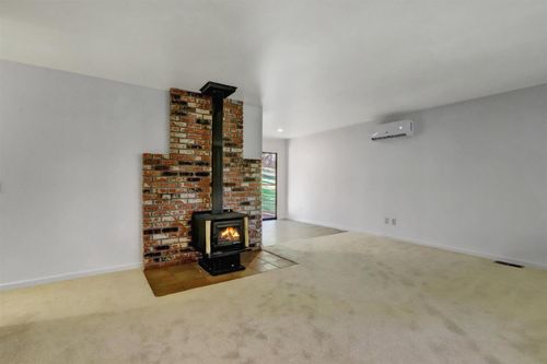 11013 Wolf Dr, Grass Valley, CA, 95949-9042 | Card Image