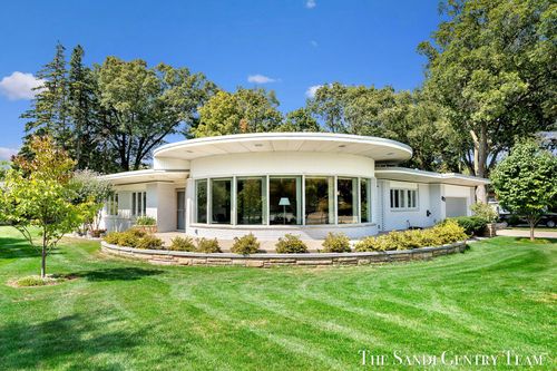 827 E Savidge St, Spring Lake, MI, 49456-2409 | Card Image