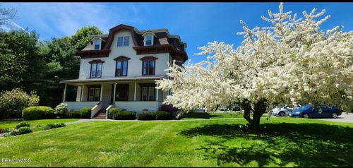 465 Chapel St, Lee, MA, 01238-8904 | Card Image