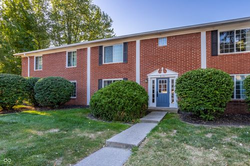 915a-915 Hoover Village Dr, Indianapolis, IN, 46260-4522 | Card Image
