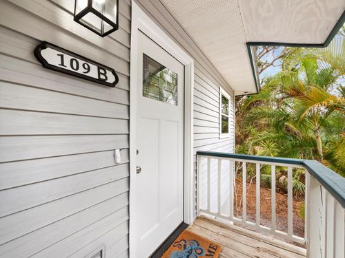 109 Shore Rd, NOKOMIS, FL, 34275-1954 | Card Image