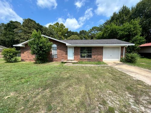5509 Rainbow Ln, Crestview, FL, 32539-8557 | Card Image