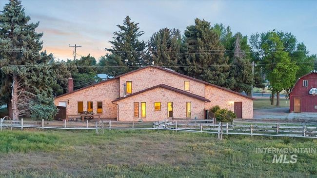 1872 E 1750 S, House other with 4 bedrooms, 3 bathrooms and 2 parking in Gooding ID | Image 38