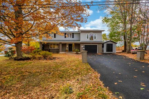 7 Sexton Crt, Falmouth, NS, B0P1P0 | Card Image