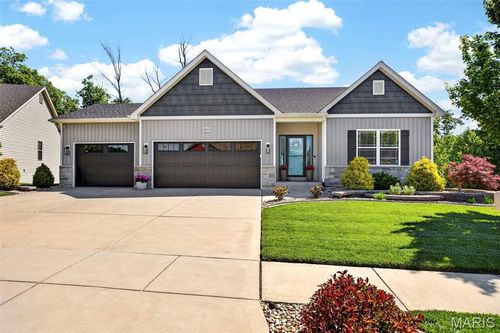 829 Mule Creek Dr, Wentzville, MO, 63385-7405 | Card Image