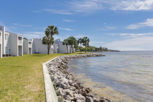 10a-101 Old Ferry Rd, Shalimar, FL, 32579-1233 | Card Image