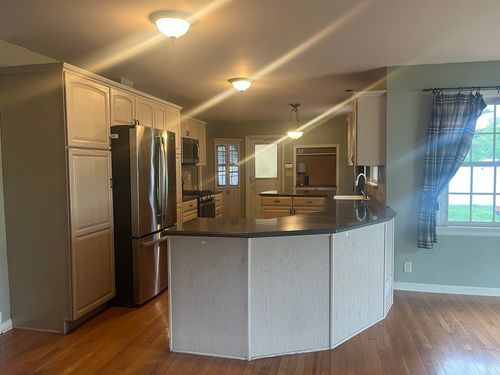 2221 Mayflower Dr, Aurora, IL, 60506-3232 | Card Image