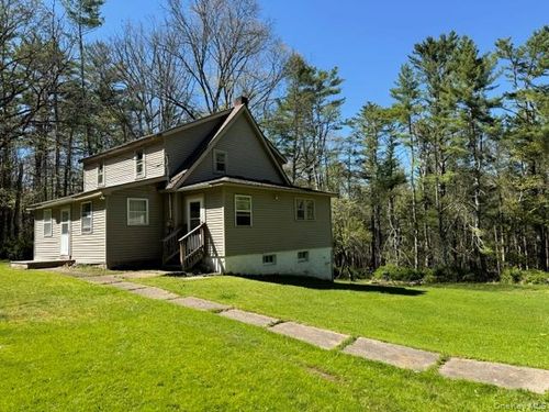 182 Bee Hollow Rd, Shohola, PA, 18458-2104 | Card Image